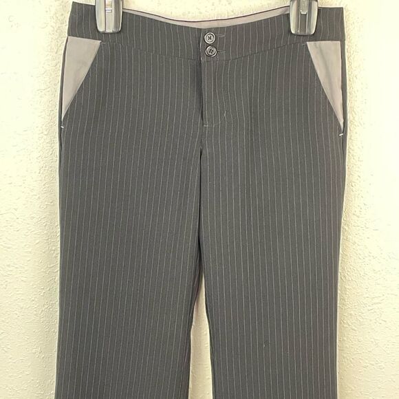 EUC Split Womens Black and Gray Pinstriped Dress Pants Size Medium - Picture 2 of 6